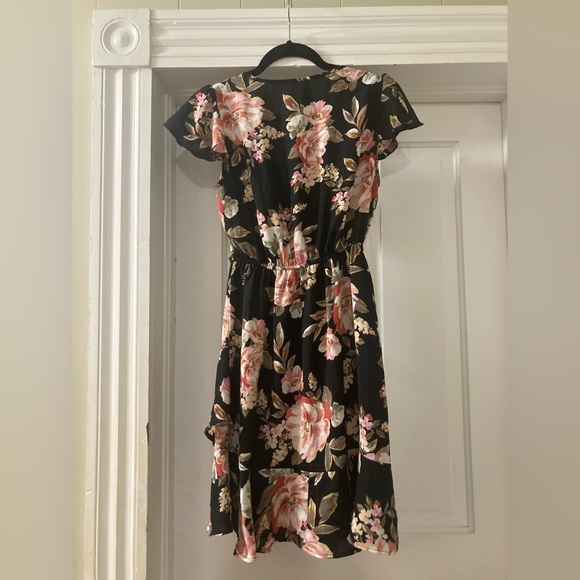 Xhilaration Women's Black and Floral Ruffle Short Sleeve Dress Size XS NWT - Picture 2 of 3